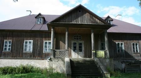 dworek – Kuźnica, Polska