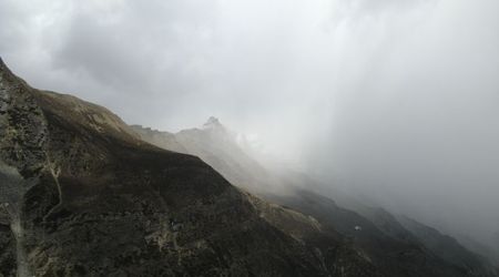 Szczyty we mgle, Manang, Nepal – Góry, Konkursy