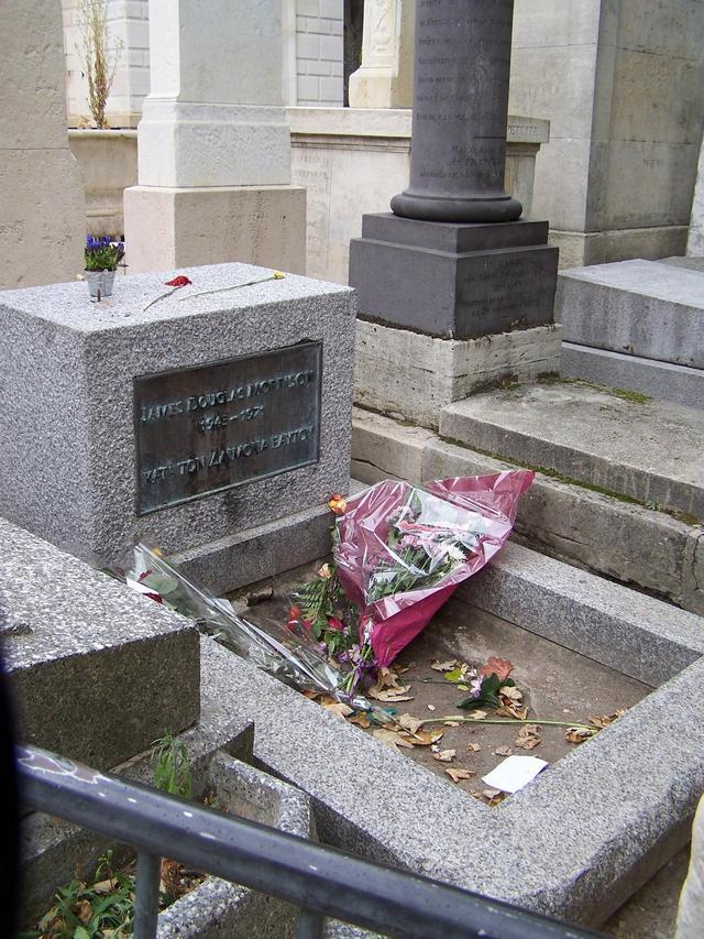 Paryż, grób Jim'a Morrison'a, współtwórcy The Doors