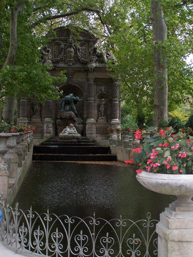 Paryż, fragment Ogrodów Senatu