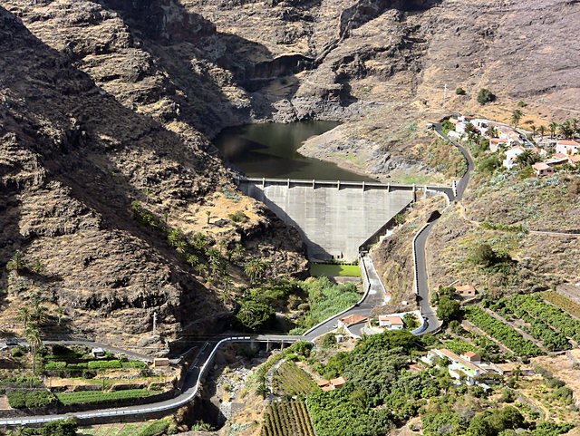 Inne ujęcie  zapory