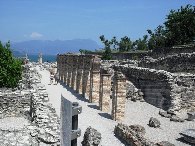 Sirmione, Grotte di Catullo