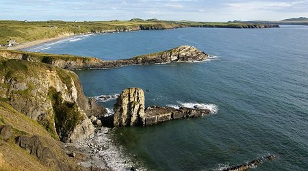 Walia widok na plażę Witesands i z okolic St. Davids Head – Whitesands, Wielka Brytania