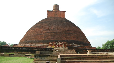 dagoba – Anuradhapura, Sri Lanka