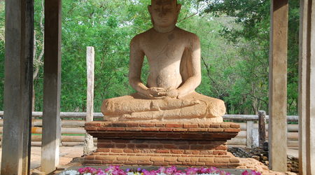 starożytny Budda – Anuradhapura, Sri Lanka