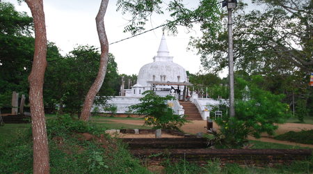 starożytna dagoba – Anuradhapura, Sri Lanka