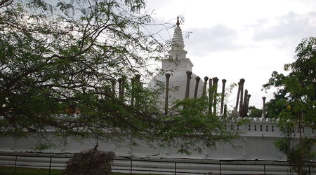 starożytna dagoba – Anuradhapura, Sri Lanka