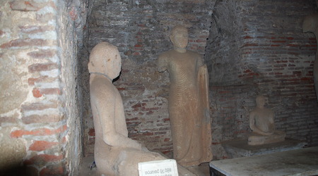 starożytne posągi – Polonnaruwa, Sri Lanka