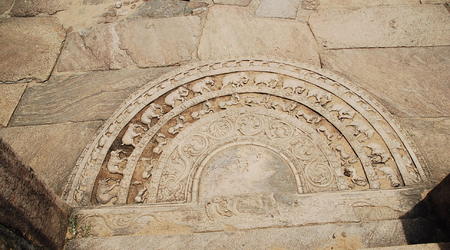 księżycowy kamień – Polonnaruwa, Sri Lanka