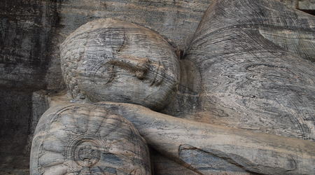 i bliżej Budda leżący – Polonnaruwa, Sri Lanka