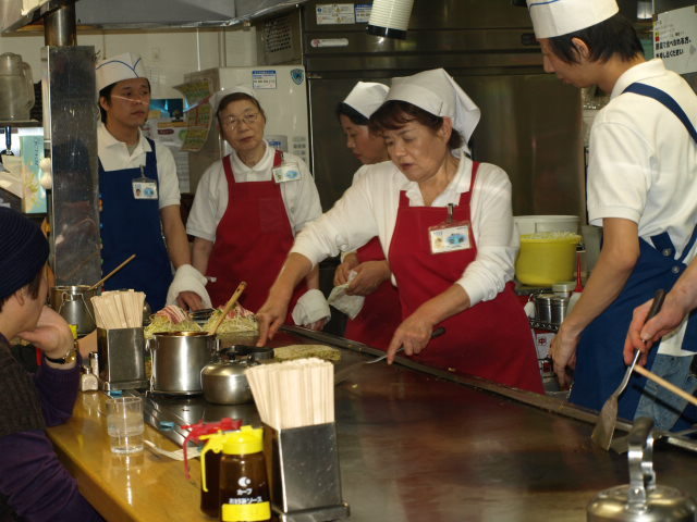 Okonomiyaki specjalnosc hiroszimy  