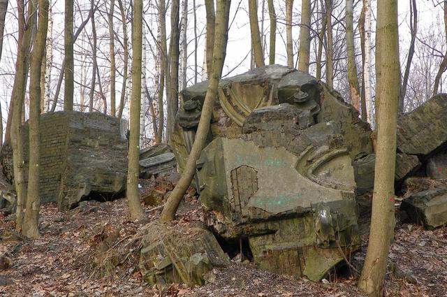 Bytom-Miechowice, resztki pałacu Tiele von Wincklerów