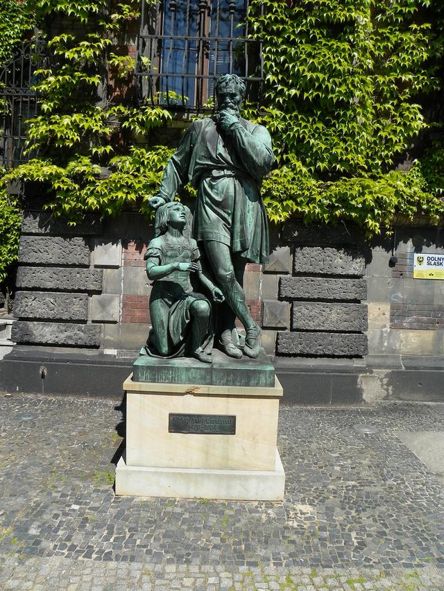 Wrocław, figura Michała Anioła 