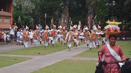 taniec wojenny – Wyspa bali, Indonezja