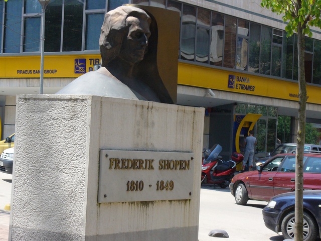 Polski akcent w tiranie