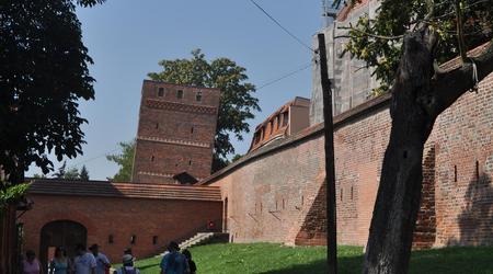 3 krzywa wieza – Toruń, Polska