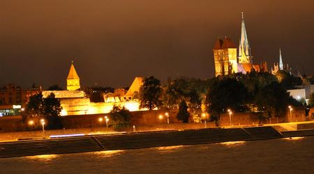 Panorama nocna3 – Toruń, Polska