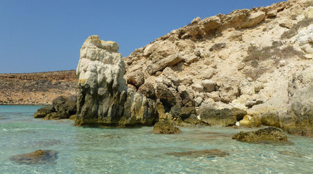 skaliste nabrzeże – Lampedusa, Włochy