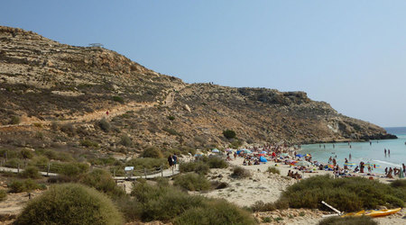 zostawiamy plażę – Lampedusa, Włochy