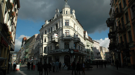 Toruń, kamienica narożna – Polska