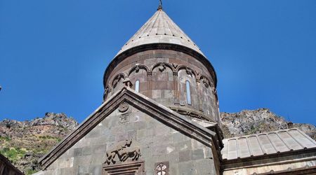 Klasztor Geghard – Monastyr' Gekhard, Armenia