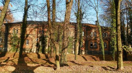 Strzelce Opolskie, Masztalarnia – Polska