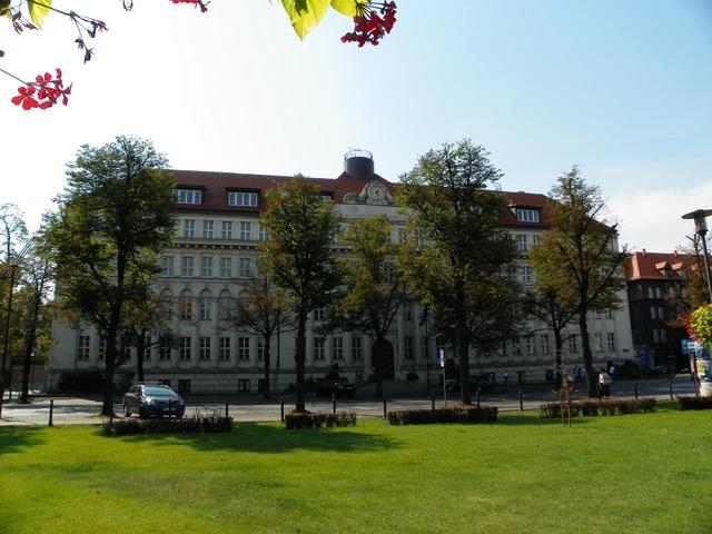 Gliwice, dawna dyrekcja dóbr hrabiego von Ballestrema