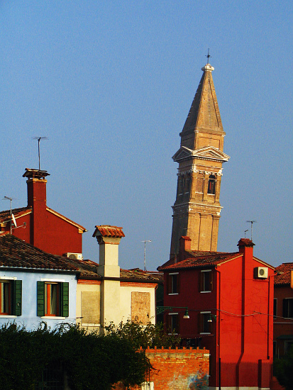 Burano - widok na wieżę San Martino Vescovo