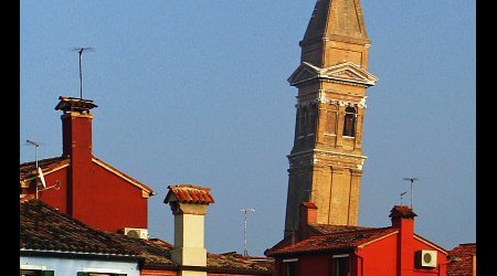 Burano - widok na wieżę San Martino Vescovo – Włochy