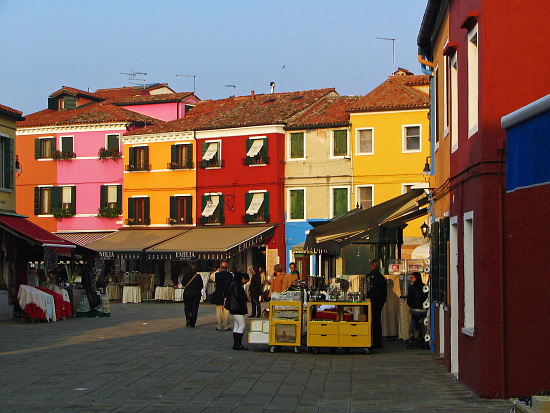 Burano - budynki przy Via Baltassarre Galuppi