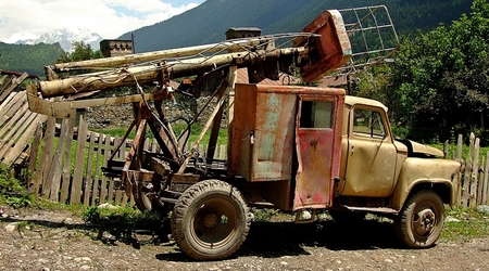 Archaiczne pojazdy – Mestia, Gruzja