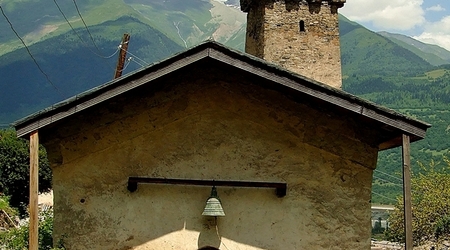 Tradycyjna cerkiew – Mestia, Gruzja