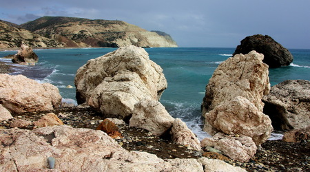 Petra tou Romiou-miejsce, w którym Afrodyta wyłoniła się z morza – Pissouri, Cypr