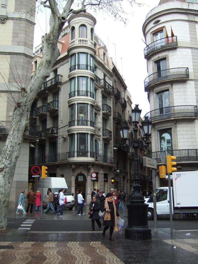 La Rambla. Piękna nawet w deszczu