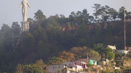 Stolica  Tegucigalpa o poranku – Copán, Honduras