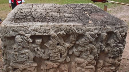 Ruiny Copan -  ołtarz – Copán, Honduras