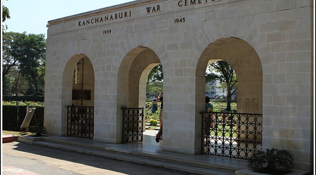 Cmentarz jeniecki – Kanchanaburi, Tajlandia