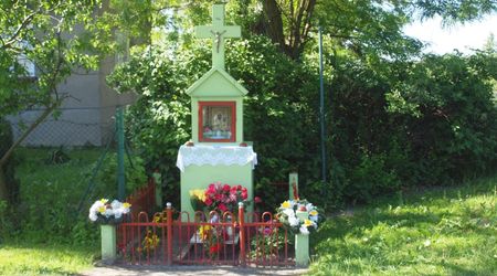 Kapliczka – Nieznanice, Polska