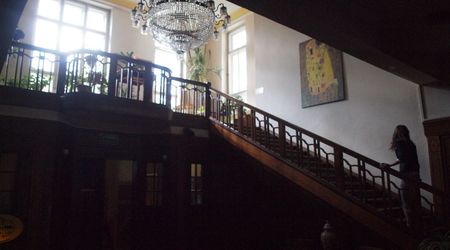 Pałac Nieznanice – Polska