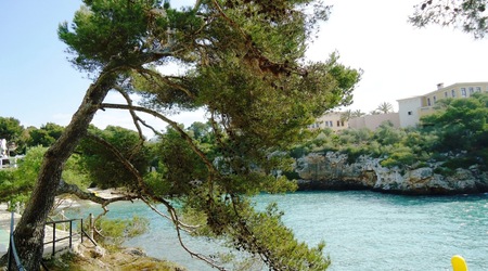 Zatoczka przy naszym hotelu - Cala ferrera – Cala d'or, Hiszpania
