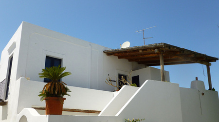 typowy dom na Stromboli – Włochy