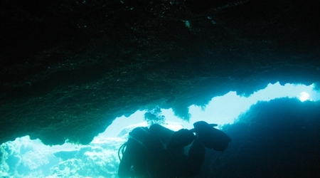 Caves 136 – Cypr
