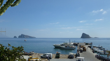 Widok na port z B&B Da Francesco – Panarea, Włochy