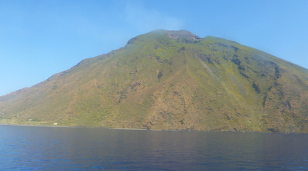 Południowe wybrzeże wyspy – Stromboli, Włochy