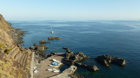 Port, widok z góry – Ginostra, Włochy