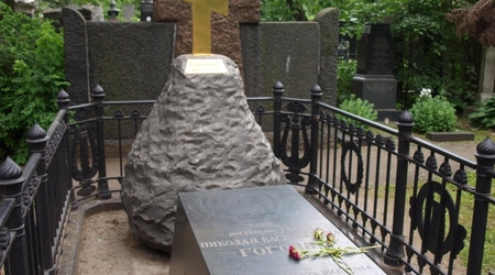 Moskwa, Nagrobek Nikołaja Gogola – Rosja