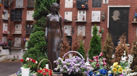 Moskwa, Nagrobek Raisy Gorbaczow – Rosja