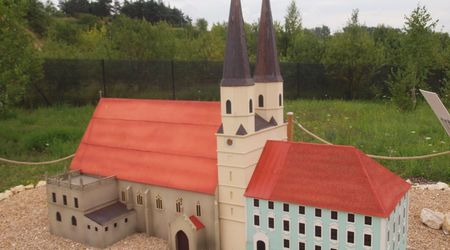 Sanktuarium maryjne matki bozej krolowej bawarii w altotting
