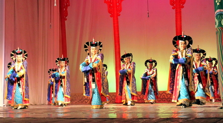 na spektaklu muzyki i tańca – Ułan Bator, Mongolia