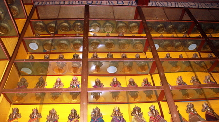 figurki Awalokiteśwary – Ułan Bator, Mongolia